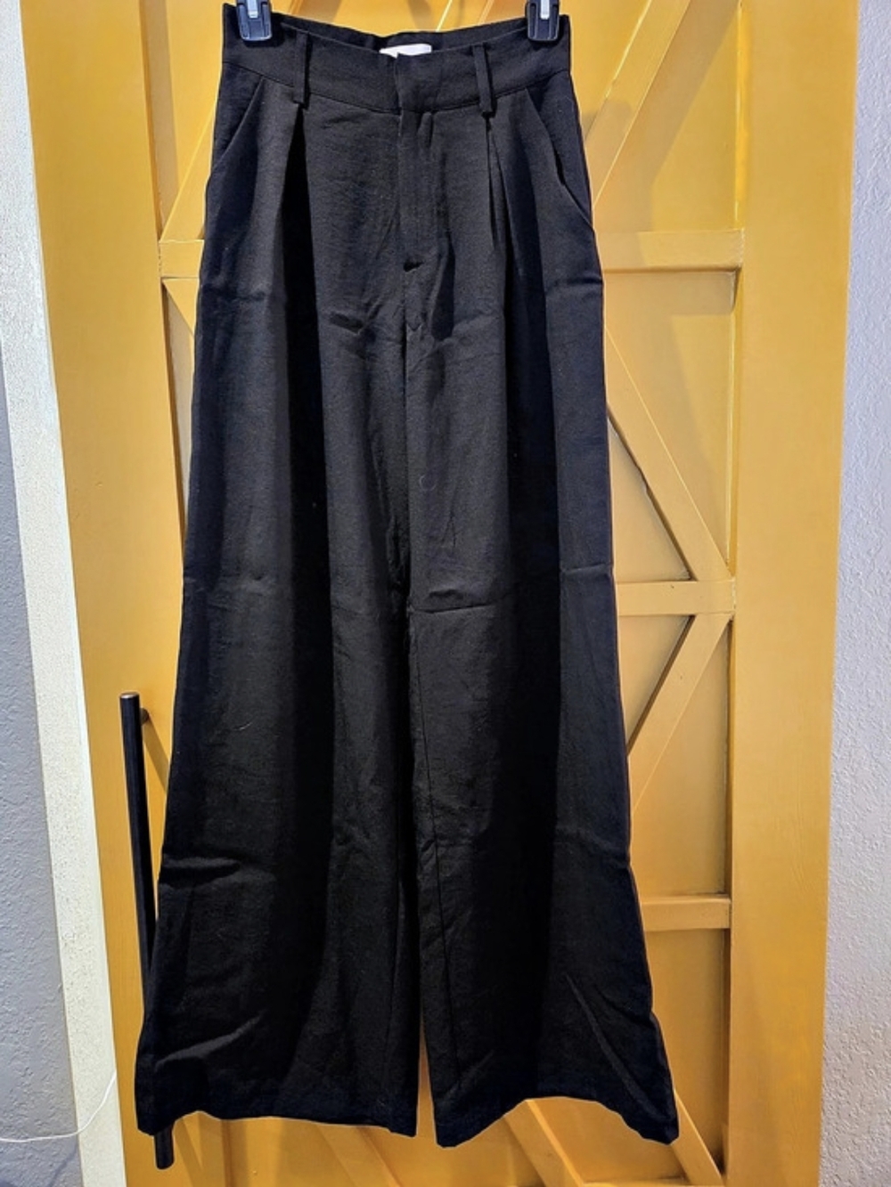 AURA Wide Leg Pants in Black